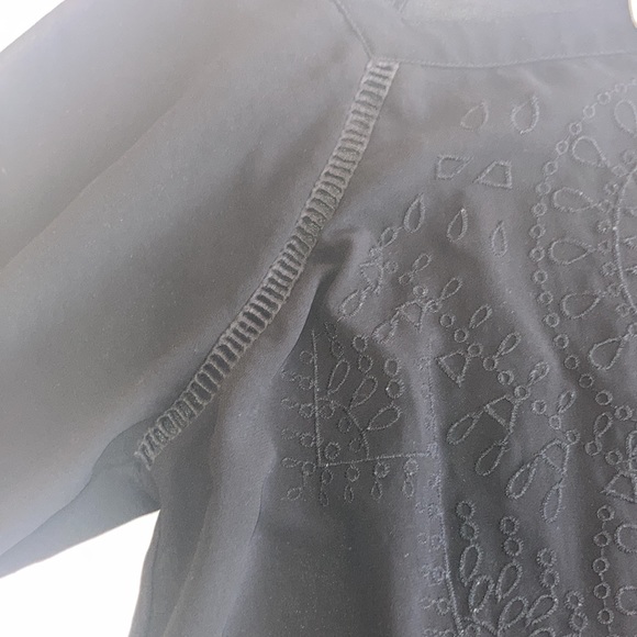 Gorgeous boho sheer black eyelet blouse, puff sleeve black , size XS - Picture 8 of 9
